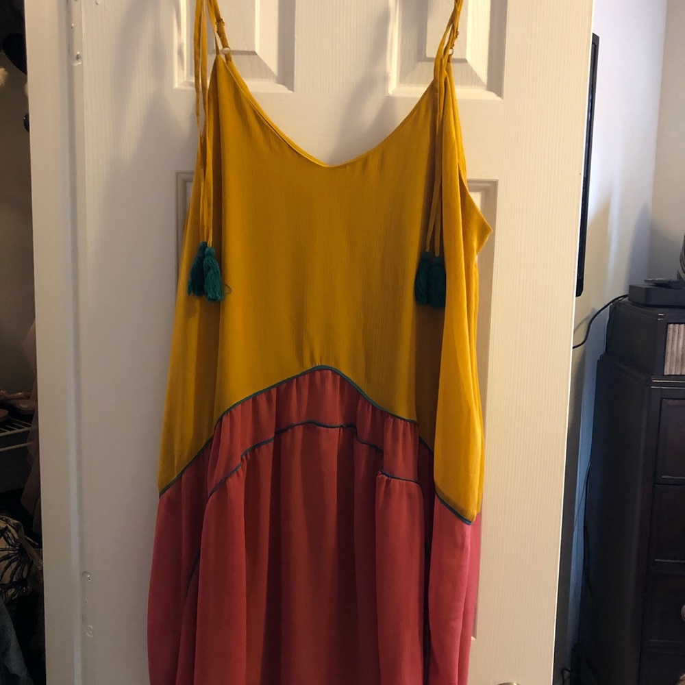 Dress - Picture 5 of 5